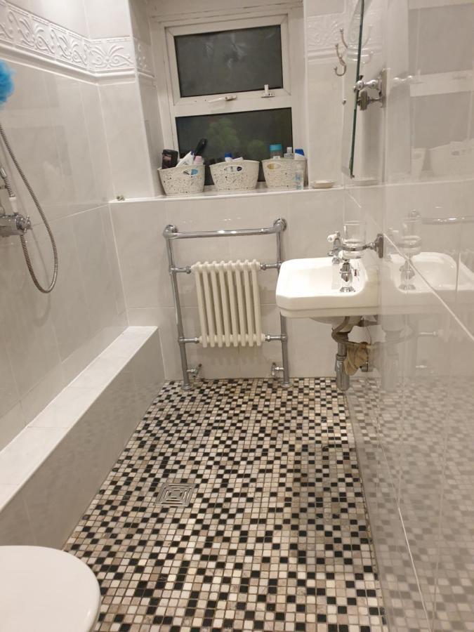 Judy'S B&B Private Home Cardiff Ngoại thất bức ảnh
